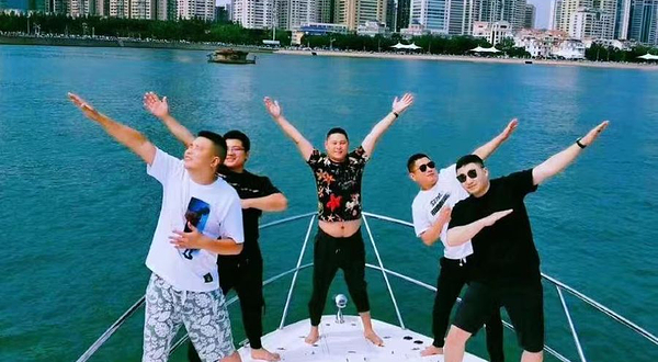 青岛诚悦游艇出海海钓轰趴