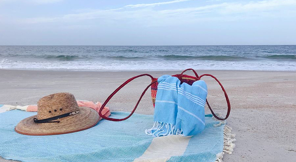 银沙滩海水浴场