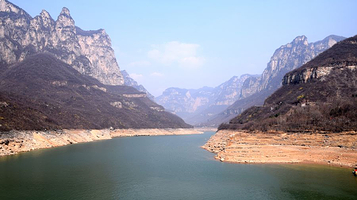 东龙十八潭自然风景区