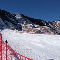 天山托峰滑雪场