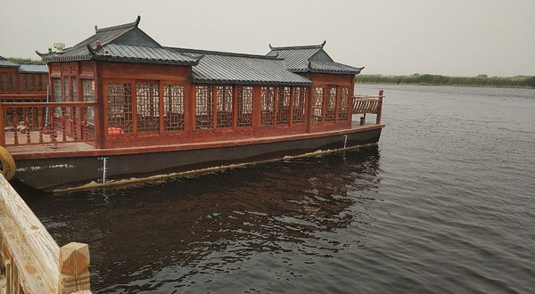 于田希吾勒龙湖风景区