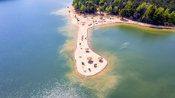 帝王湖观光景区