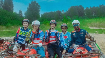 西湖灵山越野车风景区