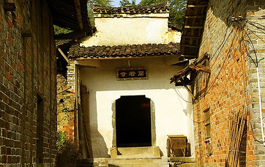 通城黄袍山兰若寺第 1 张图片