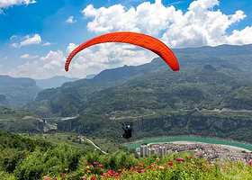 重庆金佛山滑翔伞飞行营地