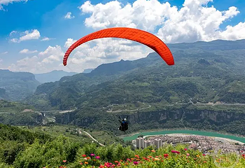 重庆金佛山滑翔伞飞行营地第 1 张图片