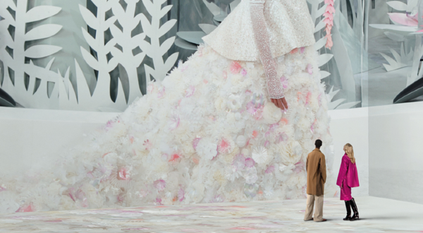 《VOGUE：秀场风云》沉浸式大展