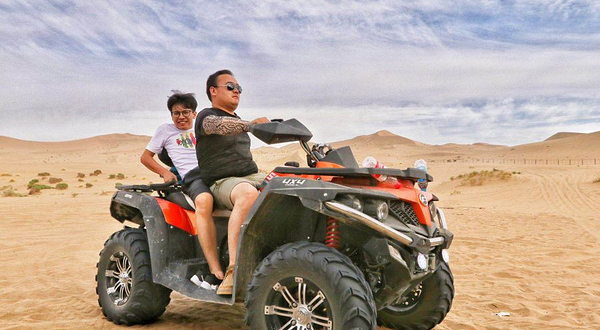 敦煌市莫高鸿杰沙漠露营游客服务中心