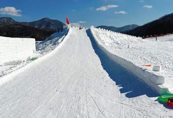 通化上龙头雪村第 1 张图片
