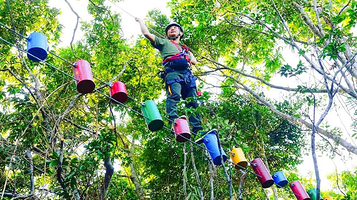 亚龙湾飞越雨林探险体验中心