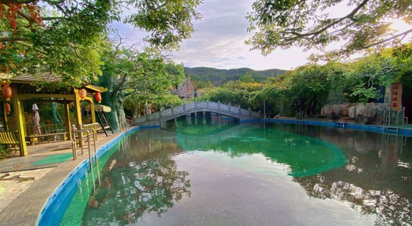 玉都岫岩汤沟温泉