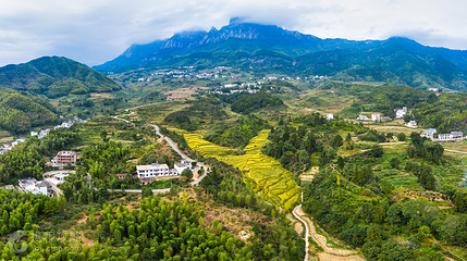 灵山水晶山景区第 3 张图片