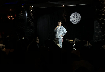 玩笑喜剧新城剧场第 23 张图片