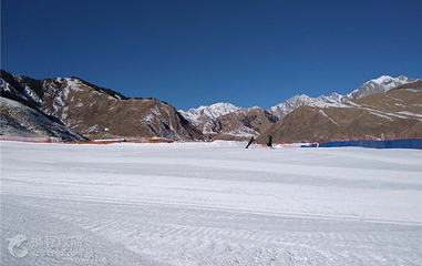 天山托峰滑雪场第 5 张图片