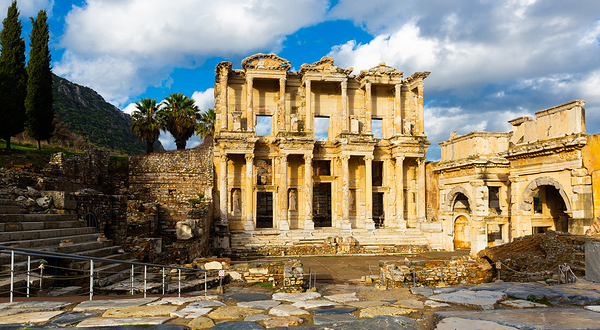 塞尔苏斯图书馆