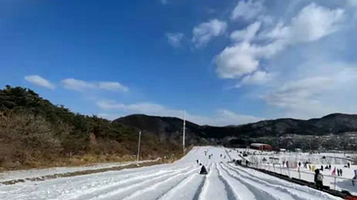 岔鞍嬉雪乐园