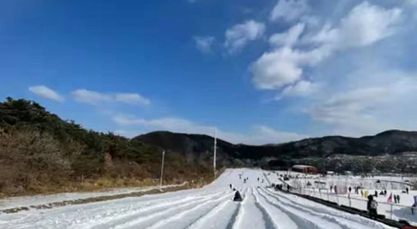 岔鞍嬉雪乐园