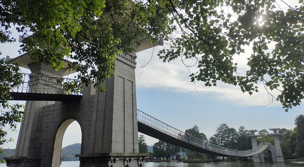 武汉东湖风景区落雁景区-雁洲索桥