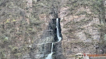 龙潭大峡谷-断层崖第 1 张图片