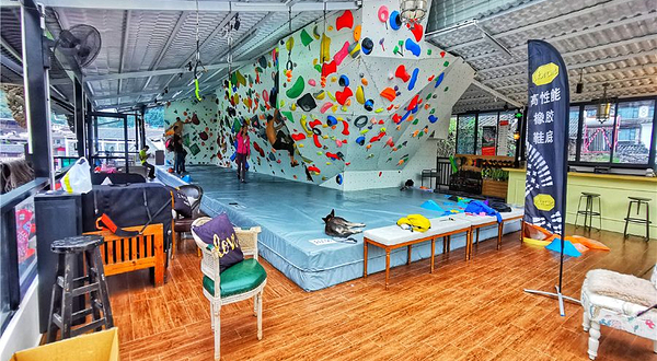 阳朔岩邦攀岩馆(新西街河边步行街店)