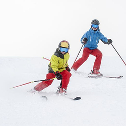齐陵蓝溪国际滑雪场