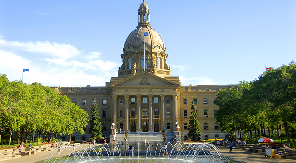 艾伯塔省议会大厦