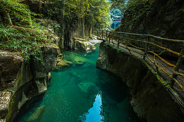 蝶舞清江·地心谷景区第 3 张图片