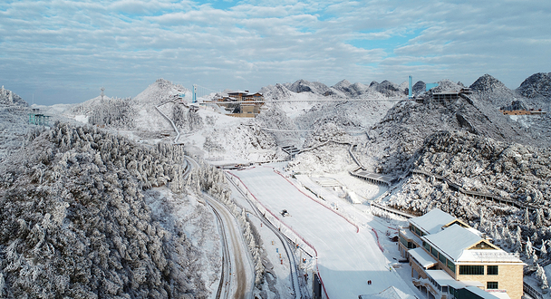 六盘水梅花山国际滑雪场