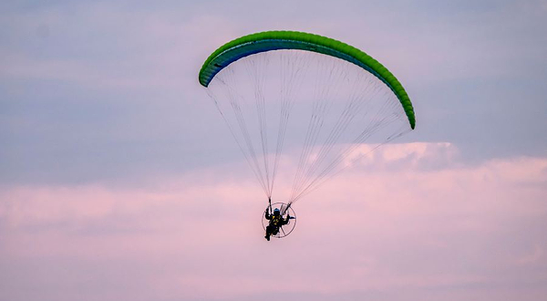 绿色九郎锋飞飞行基地