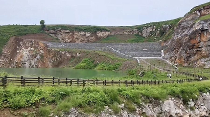 香山天坑第 1 张图片