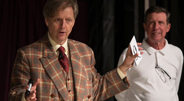 麦克·金戏剧魔术表演