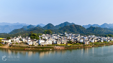 湖边古村落第 2 张图片