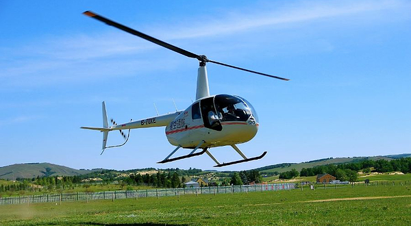 信马由缰直升机飞行基地