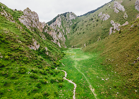阿坝州纳摩大峡谷