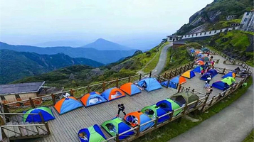 猫儿山山顶露营地