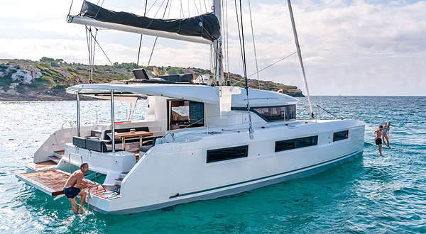 秘狗游艇俱乐部