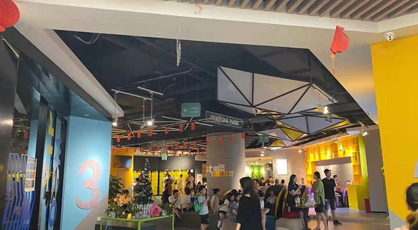 潮尚蹦蹦床主题公园(杨家坪店)