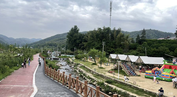 湾里金峡谷风景区