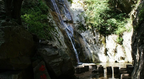 秦岭九龙潭瀑布