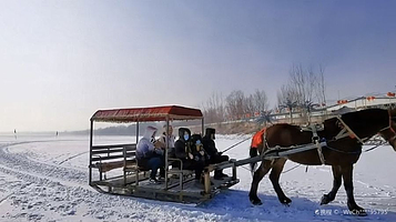 盘锦疙瘩楼冰雪欢乐湖