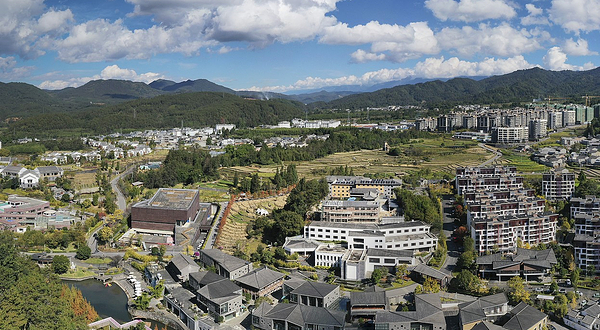 玛御谷温泉小镇