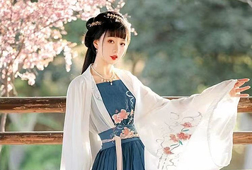 盛京故事汉服清宫服体验馆第 1 张图片
