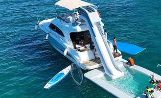 石梅湾加井岛游艇帆船旅游中心