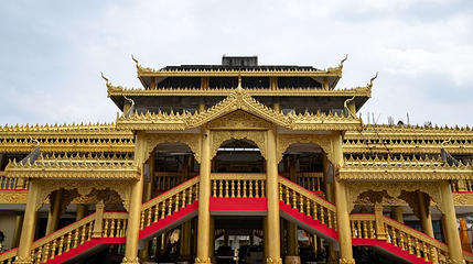 瑞丽市总佛寺第 1 张图片