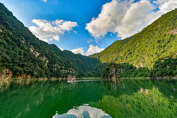 金秀圣堂湖景区第 1 张图片