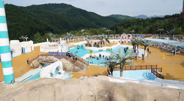 凤凰公园蓝色峡谷(水上乐园)