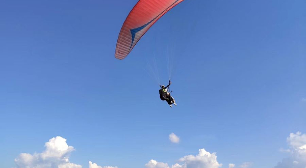 书堂山滑翔伞飞行基地
