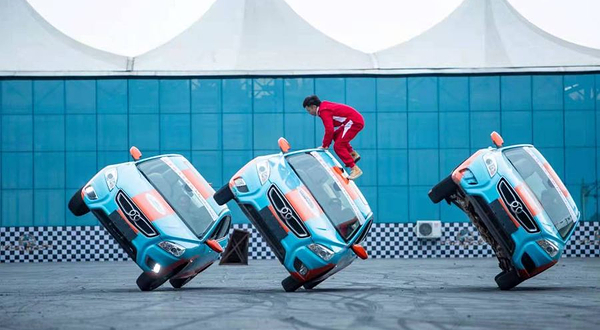 好莱坞汽车特技表演馆