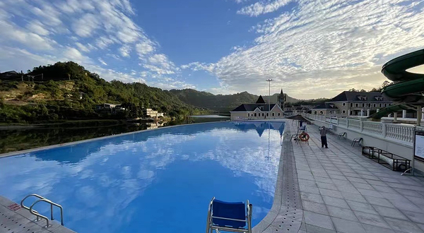 蓝天科普水乐园