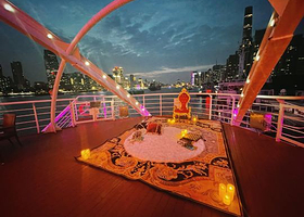 黄浦江“烛光音乐会”主题游船